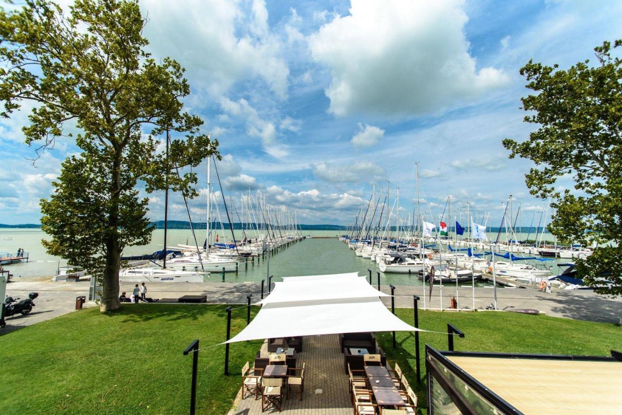 Bl Bavaria Yachtclub & Apartments Balatonlelle Exterior foto