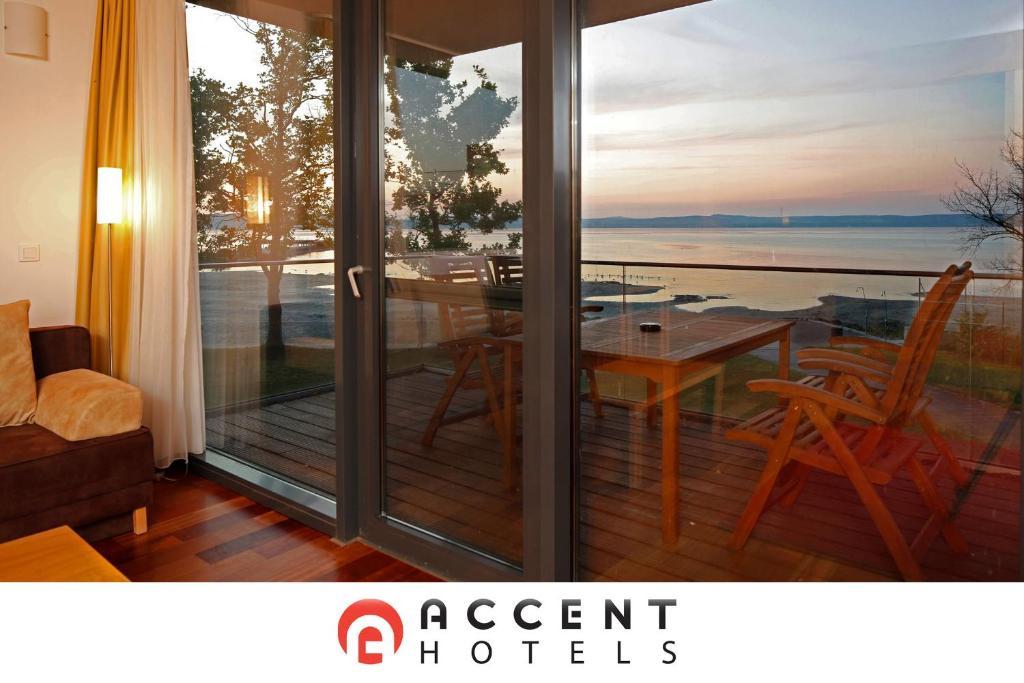 Bl Bavaria Yachtclub & Apartments Balatonlelle Quarto foto