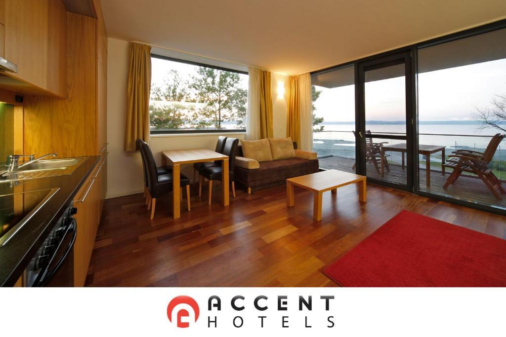 Bl Bavaria Yachtclub & Apartments Balatonlelle Quarto foto